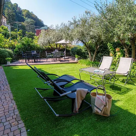 Lumina - Secluded Garden Retreat - View * تورنو