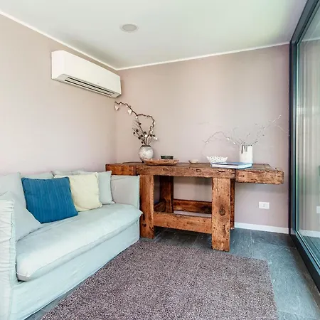 Lumina - Secluded Garden Retreat - View فيلة تورنو