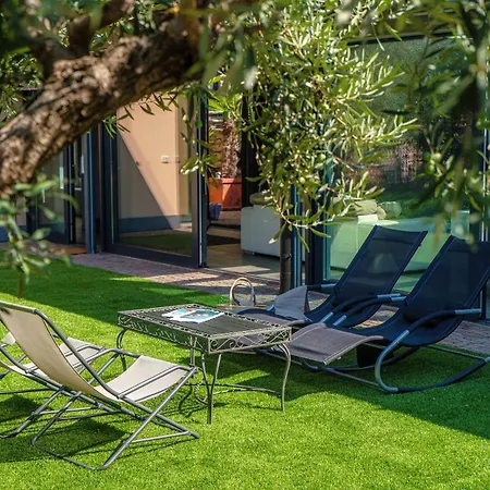فيلة Lumina - Secluded Garden Retreat - View