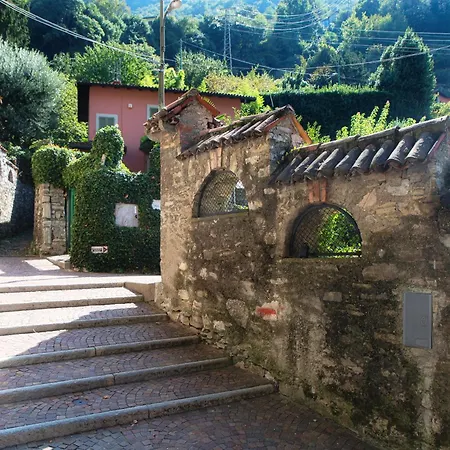 Lumina - Secluded Garden Retreat - View Vila Torno