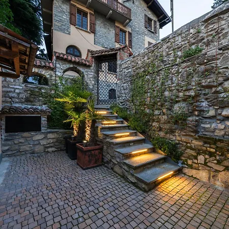 فيلة Lumina - Secluded Garden Retreat - View تورنو
