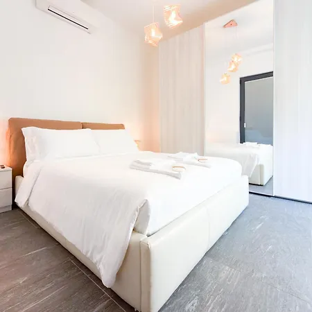 فيلة Lumina - Secluded Garden Retreat - View تورنو